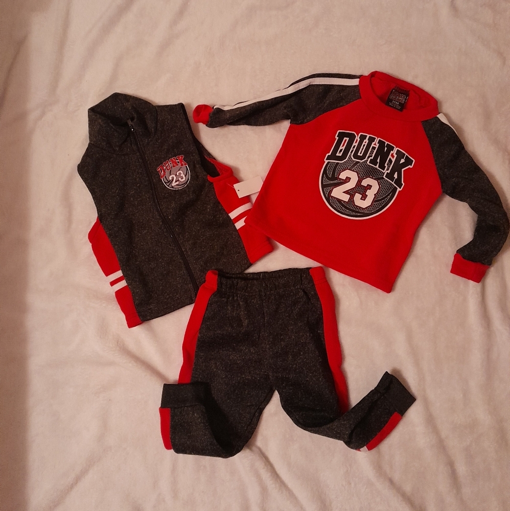 Mad Game Boys Sz 18 Months 3 Piece Sweatsuit ~ Shirt ~ Pants~ Zip Up Vest NEW
